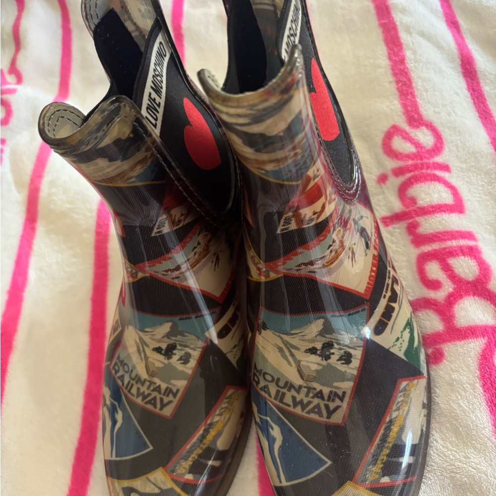Love Moschino Graphic Rain Boots - Picture 4 of 9